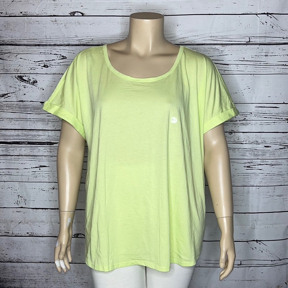 Cato NWOT Size 26/28W Neon Green Cuffed Sleeve Knit Top Shirt